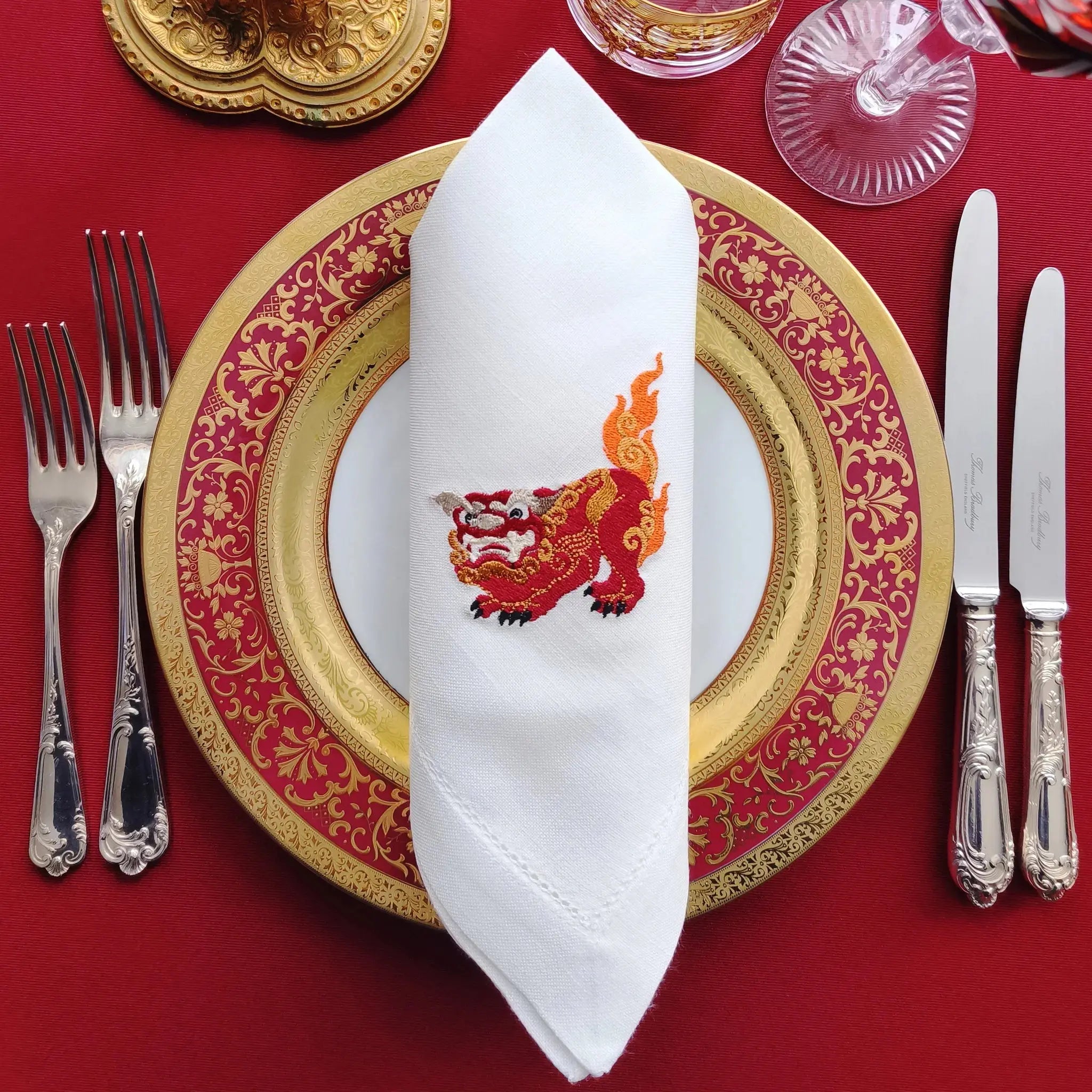 Elegant table cotton linen table napkins with embroidery design inspired by asian foo dog's design